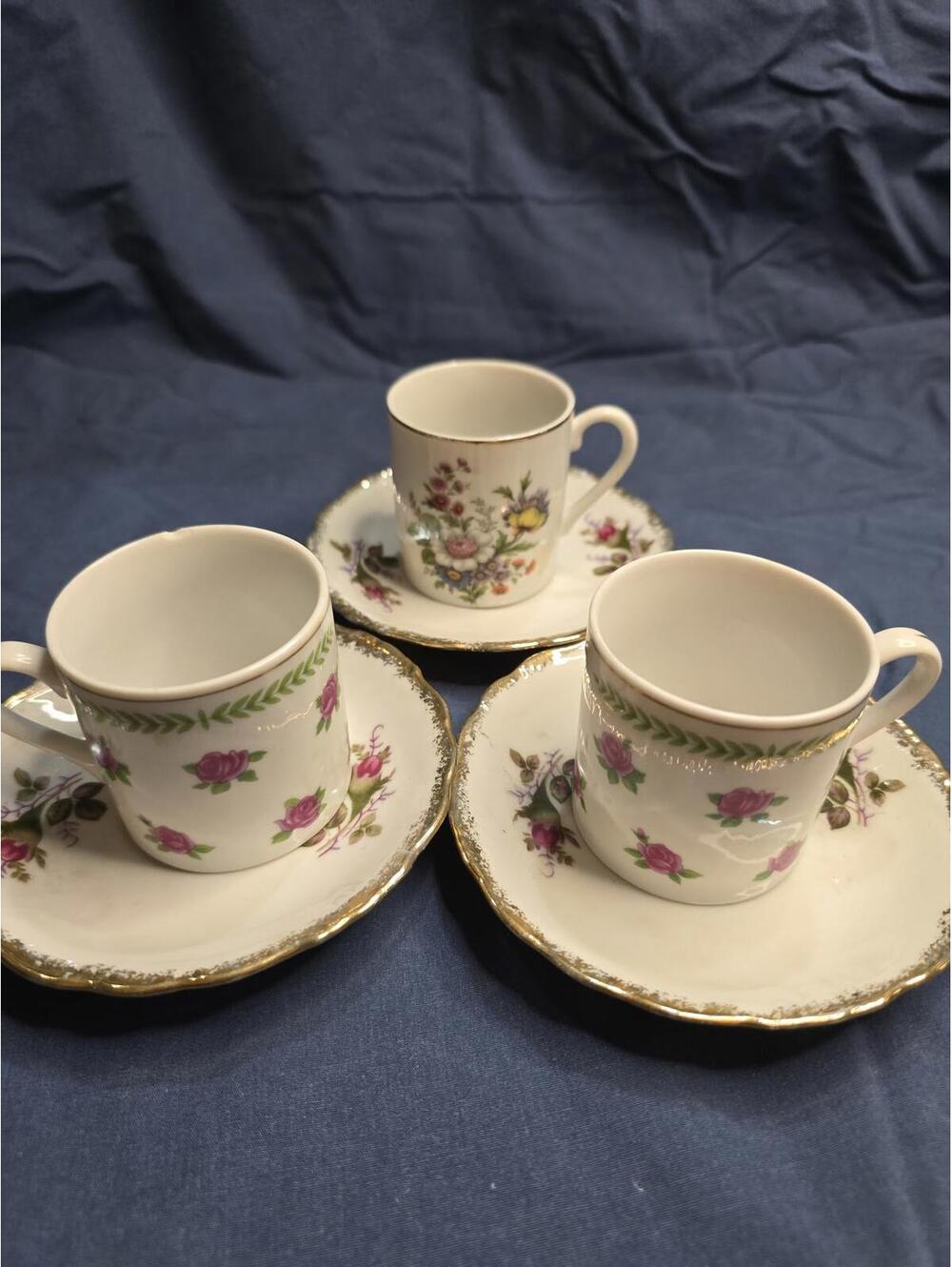 Vintage 6 Piece Chinese Porcelain Tea Set with Floral Design and Gold Trim